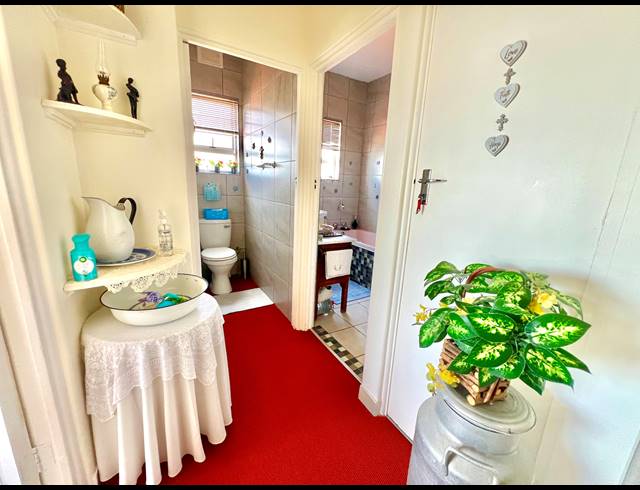 2 BEDROOM APARTMENT FOR SALE IN SCOTTBURGH CENTRAL